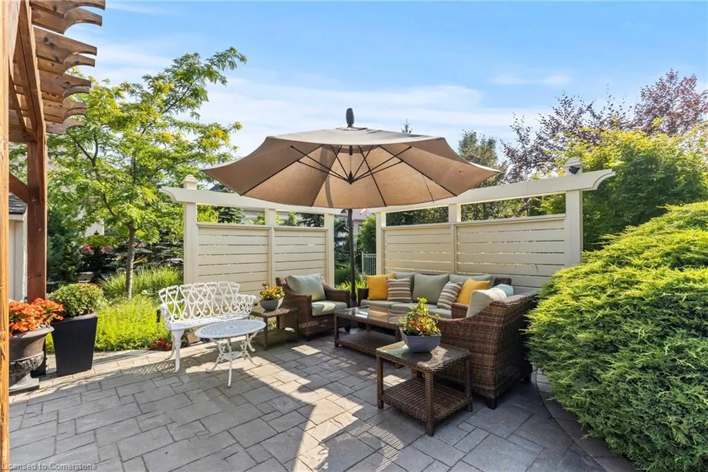 44 Stoneridge Crescent