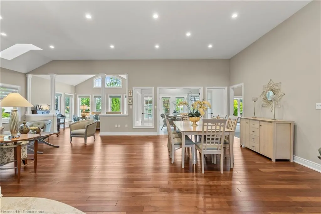 44 Stoneridge Crescent