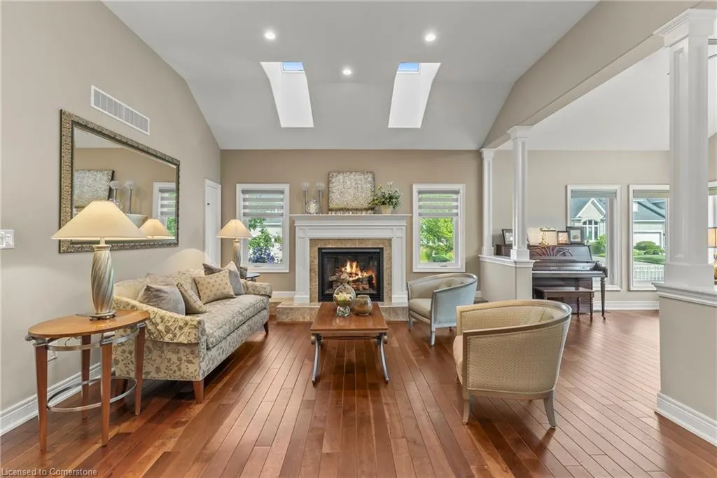 44 Stoneridge Crescent
