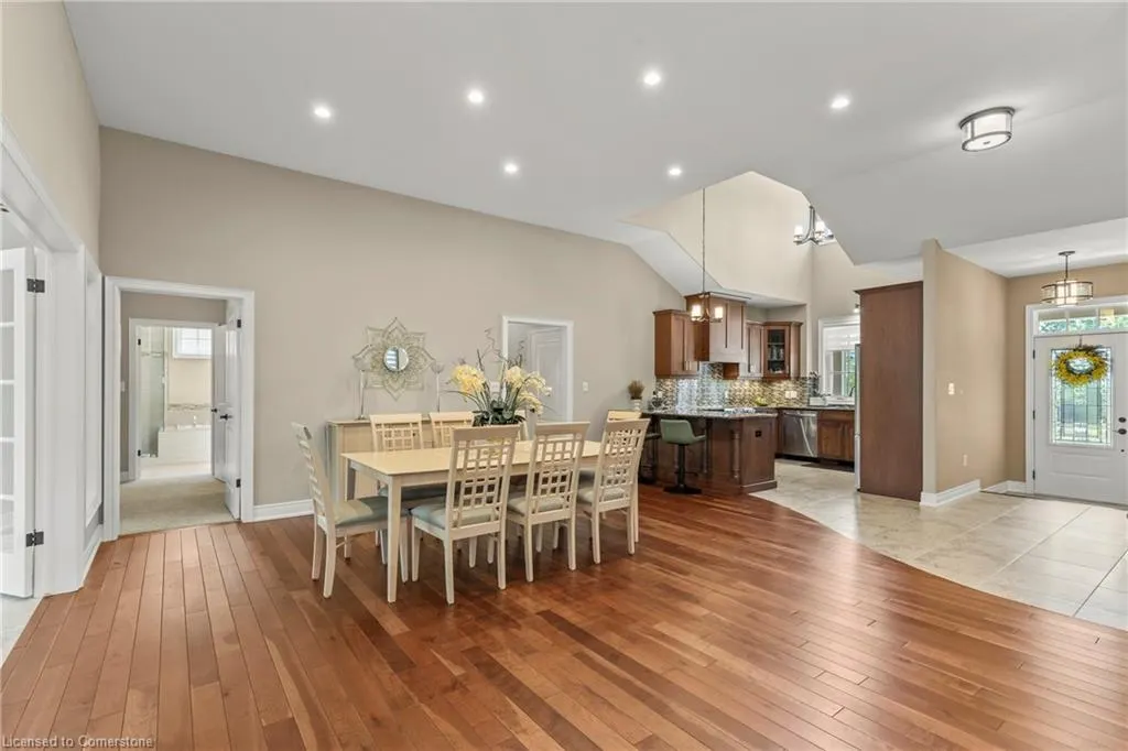 44 Stoneridge Crescent