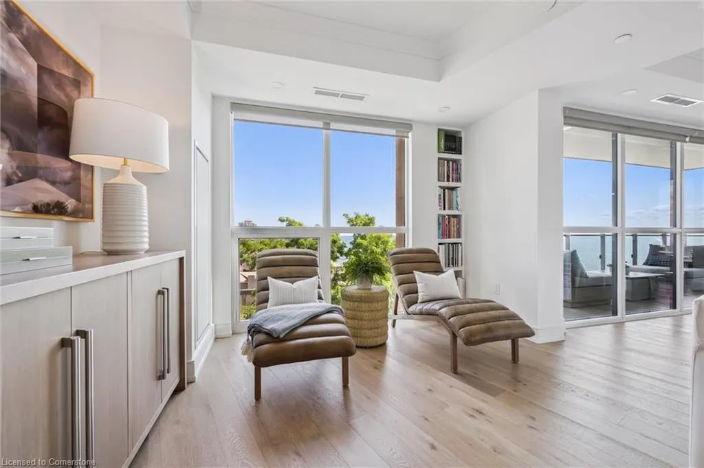 2060 Lakeshore Road, #508