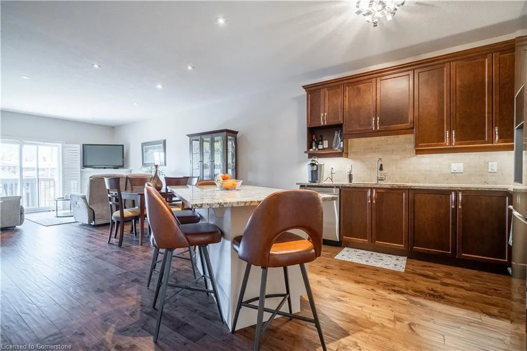10 Greenbrook Drive, #10