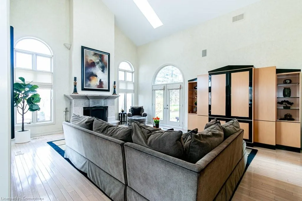 66B South Street W