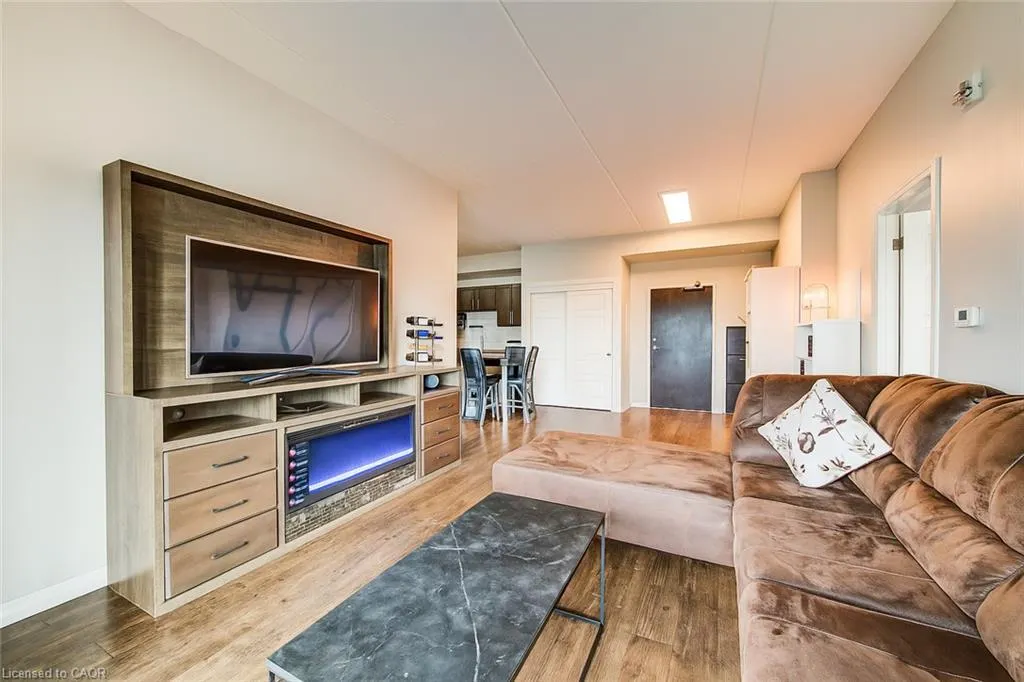 35 Kingsbury Square, #327
