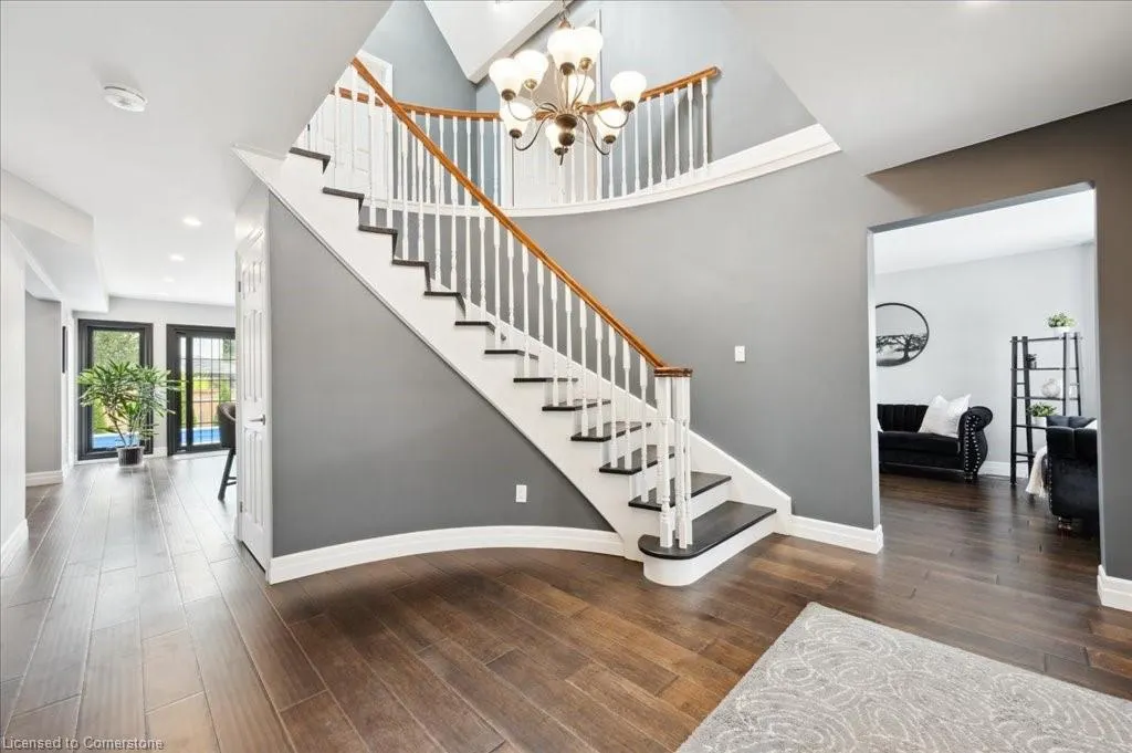9 Kortright Road E