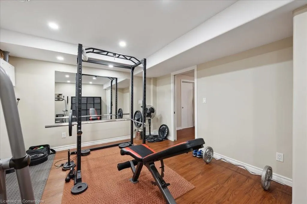 9 Kortright Road E