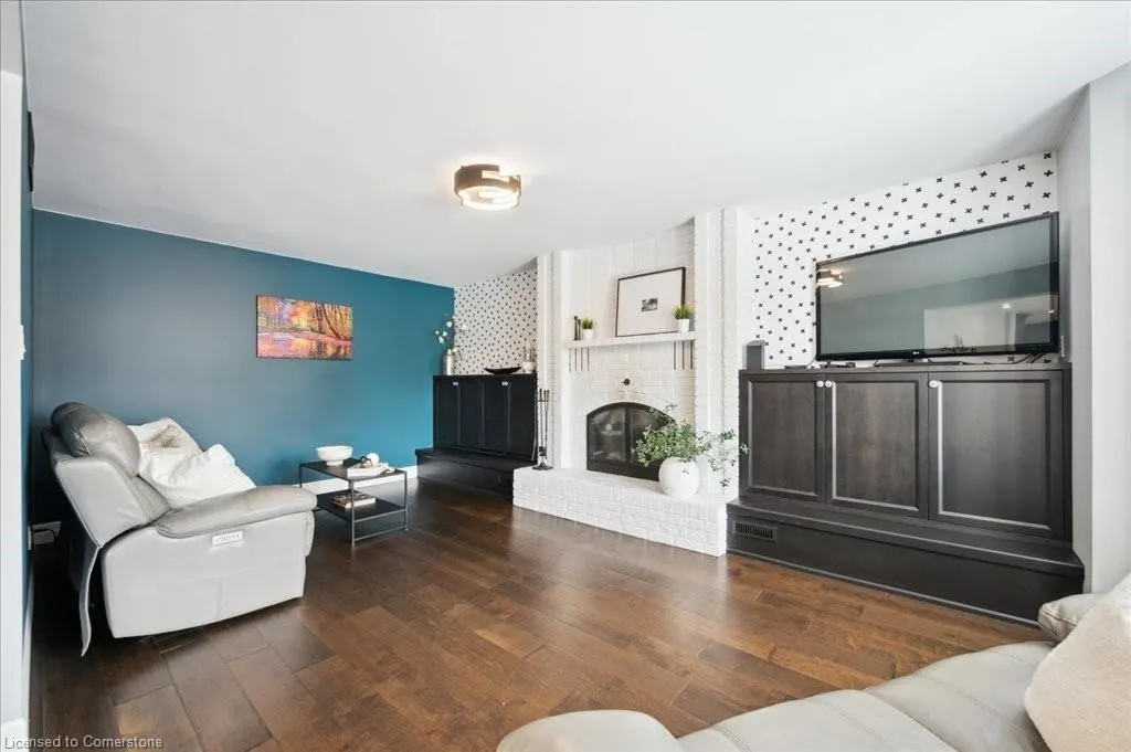 9 Kortright Road E