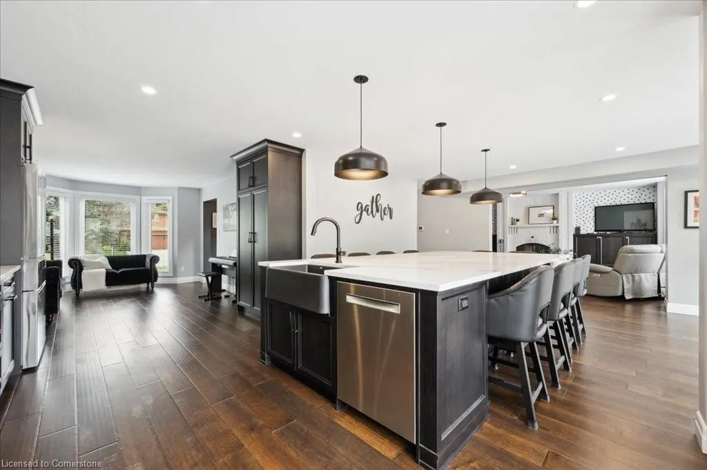 9 Kortright Road E