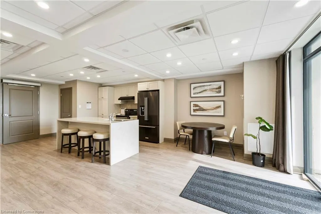 101 Shoreview Place, #522