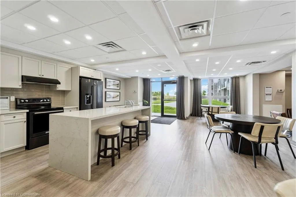 101 Shoreview Place, #522