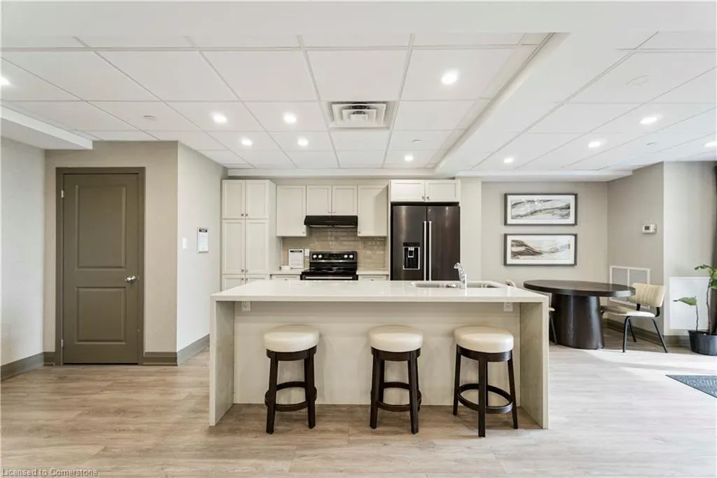 101 Shoreview Place, #522