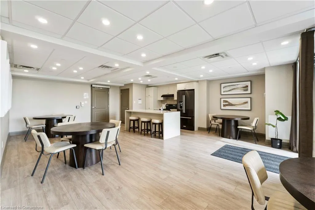 101 Shoreview Place, #522