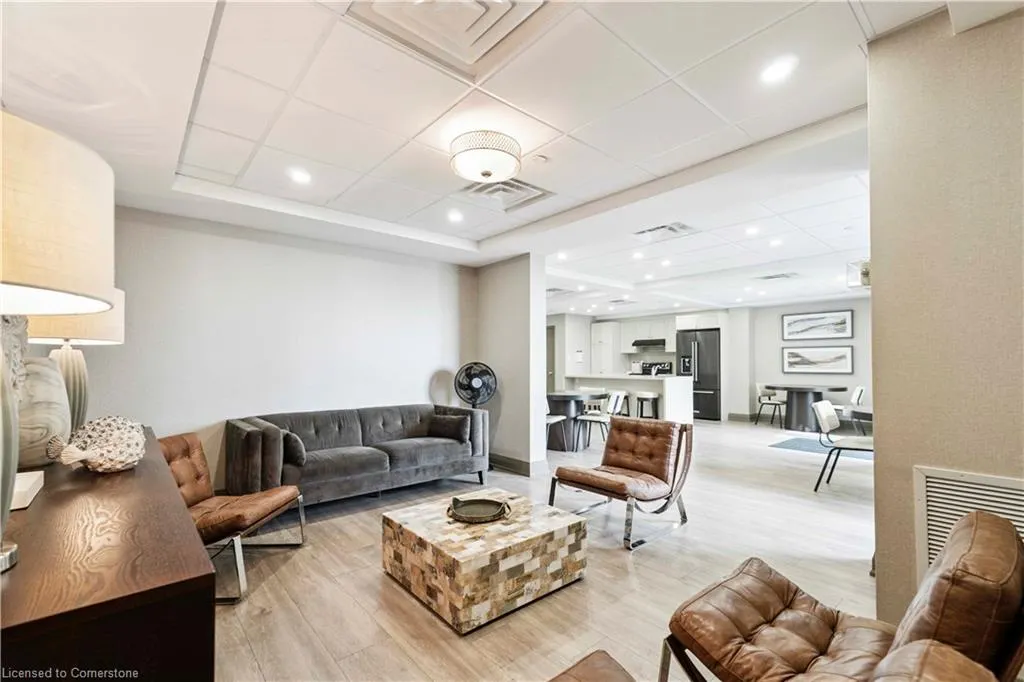 101 Shoreview Place, #522