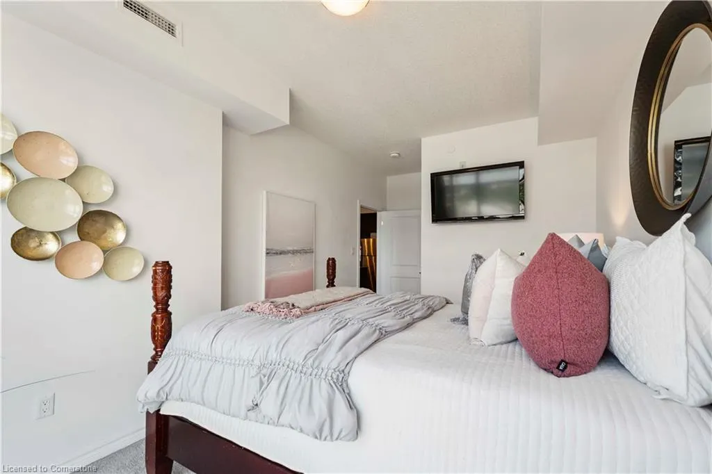101 Shoreview Place, #522