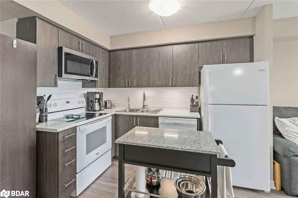 716 Main Street, #207