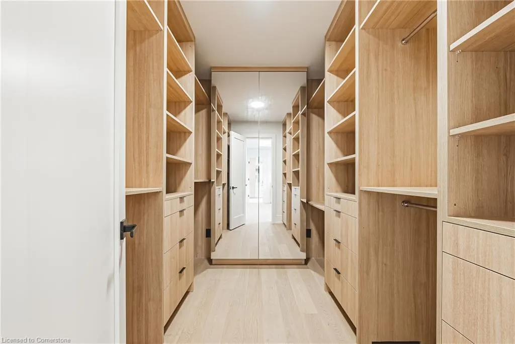 202 Queen Street W