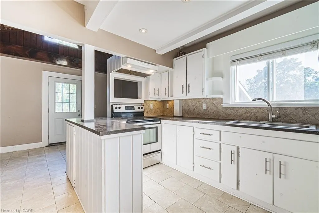 9589 Wellington 124 Road