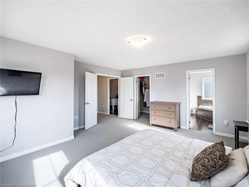 416 Gooch Crescent