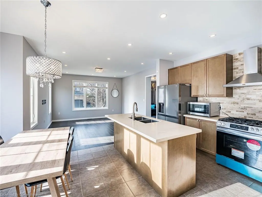 416 Gooch Crescent