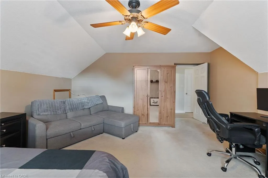 17 Kintyre Court