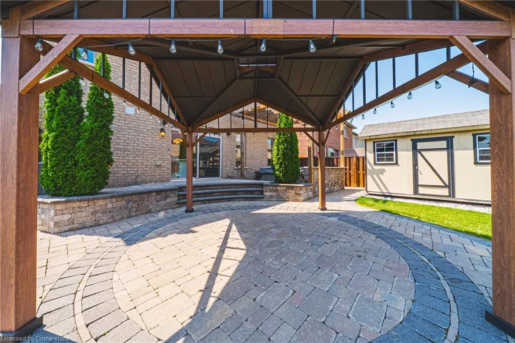 8788 Dogwood Crescent