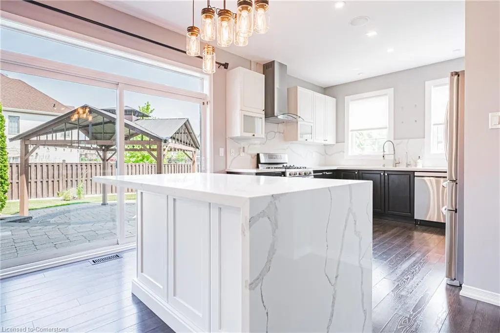 8788 Dogwood Crescent
