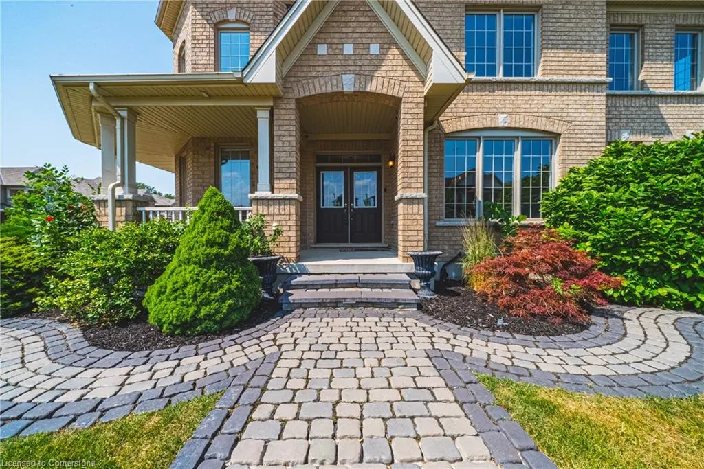 8788 Dogwood Crescent