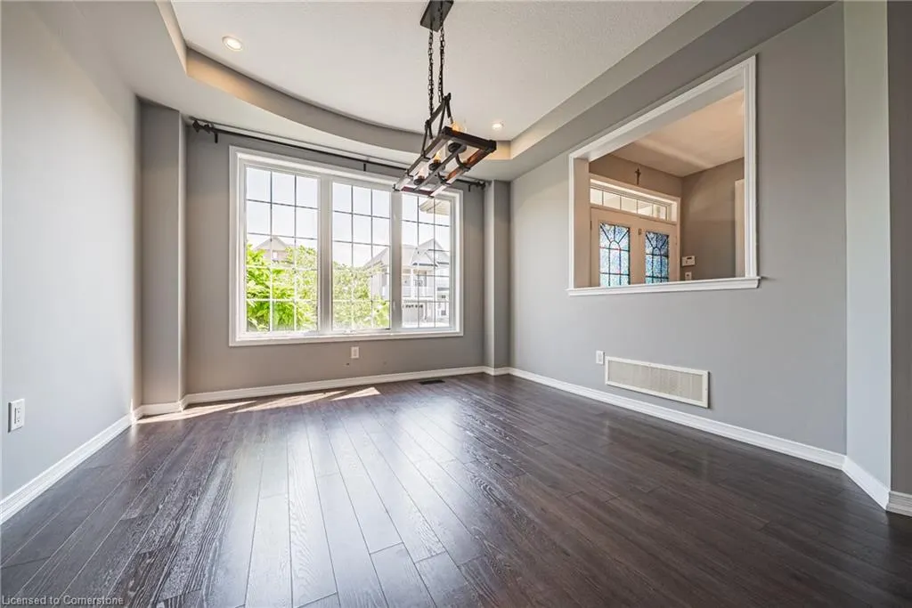 8788 Dogwood Crescent