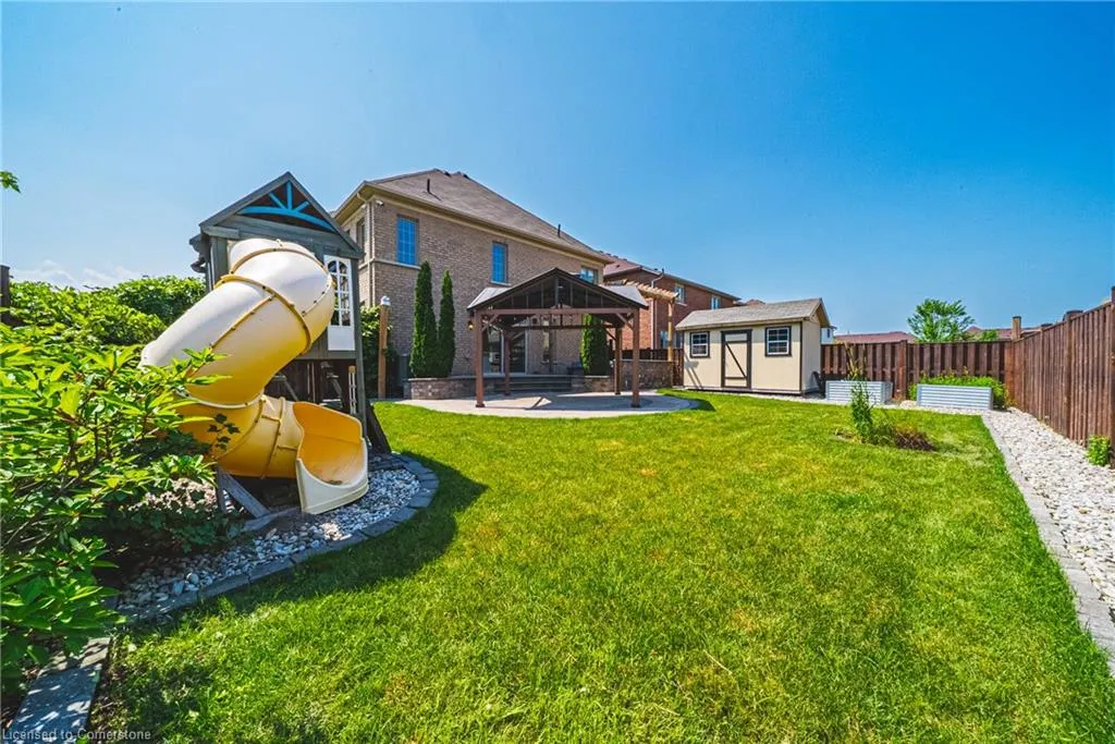 8788 Dogwood Crescent