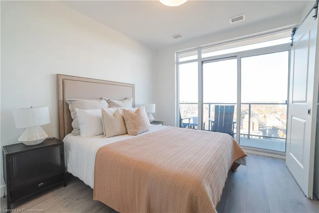15 Glebe Street, #1701