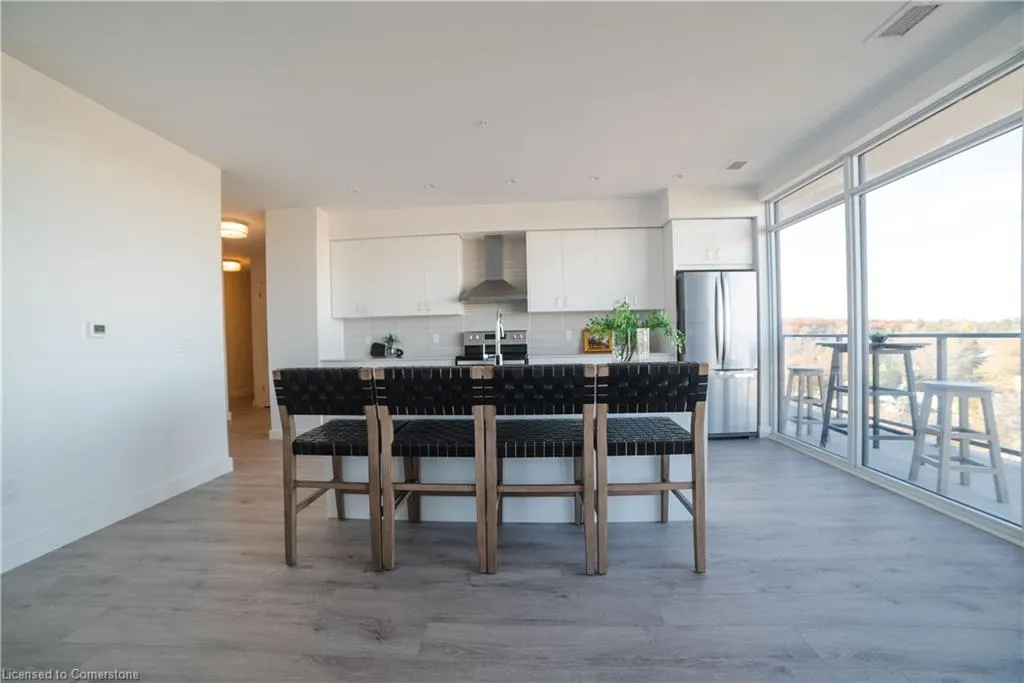 15 Glebe Street, #1701