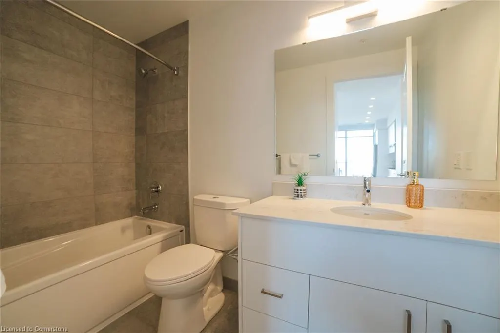 15 Glebe Street, #1701