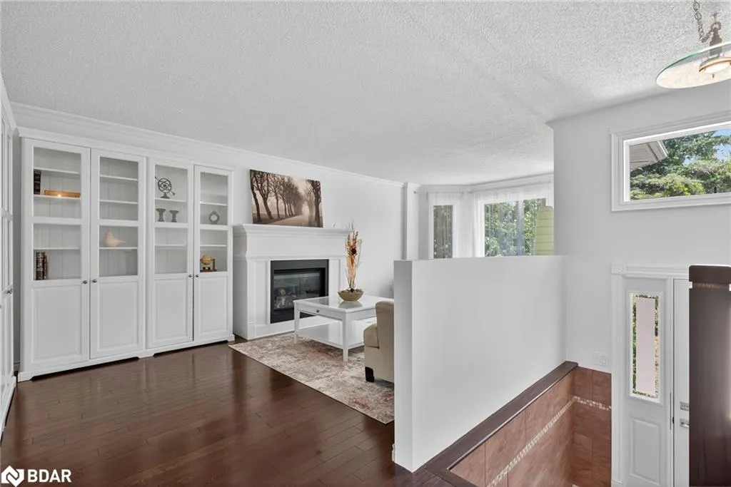 2 Birchmount Circle