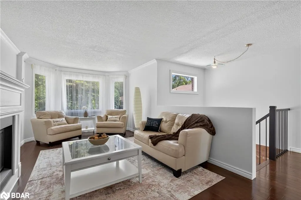 2 Birchmount Circle