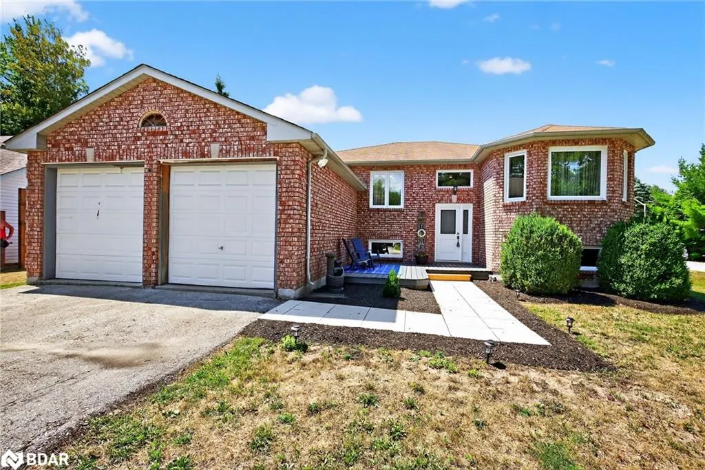 2 Birchmount Circle