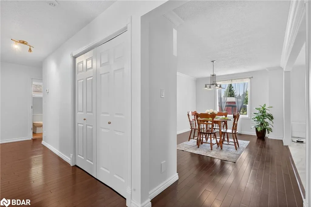 2 Birchmount Circle