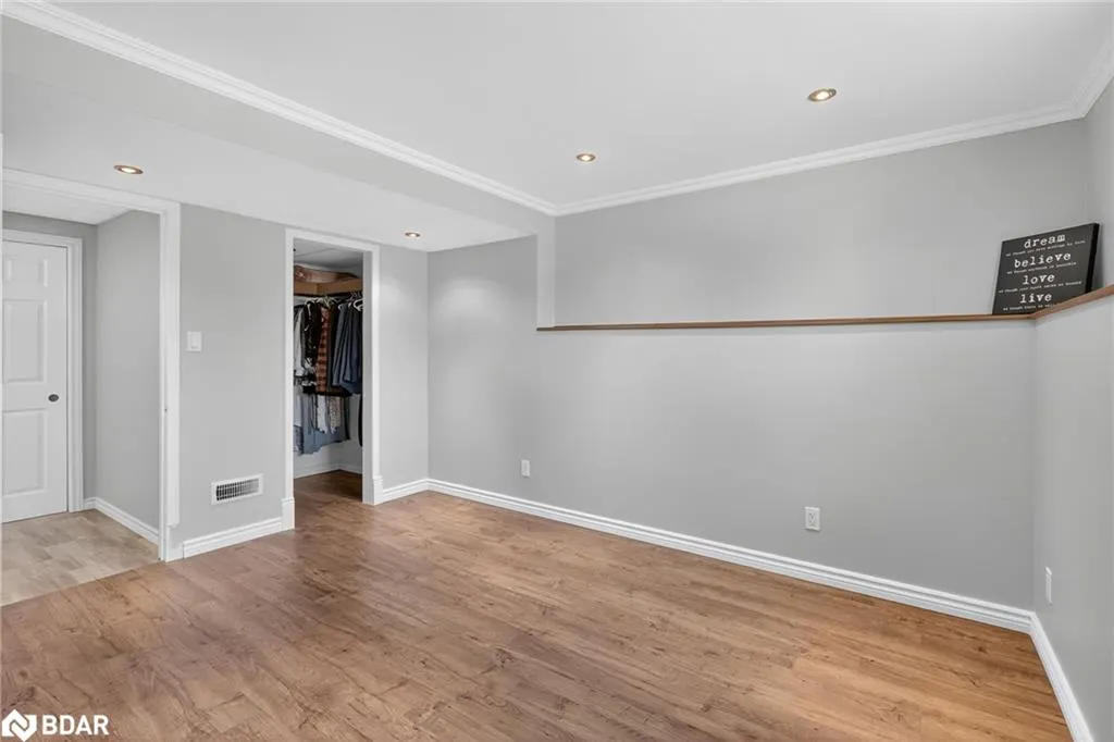 2 Birchmount Circle