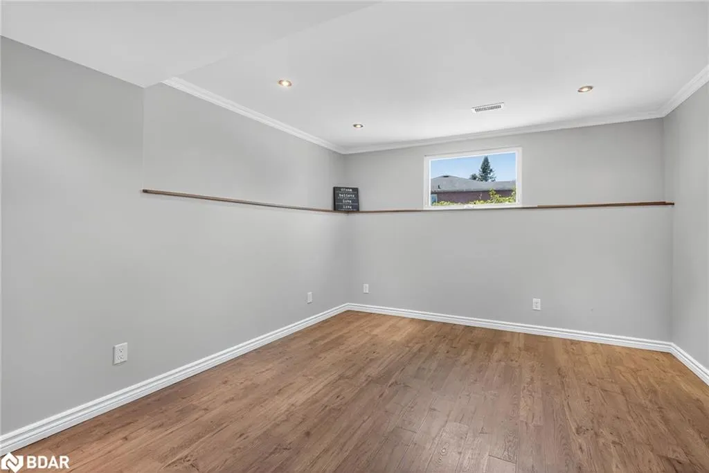 2 Birchmount Circle