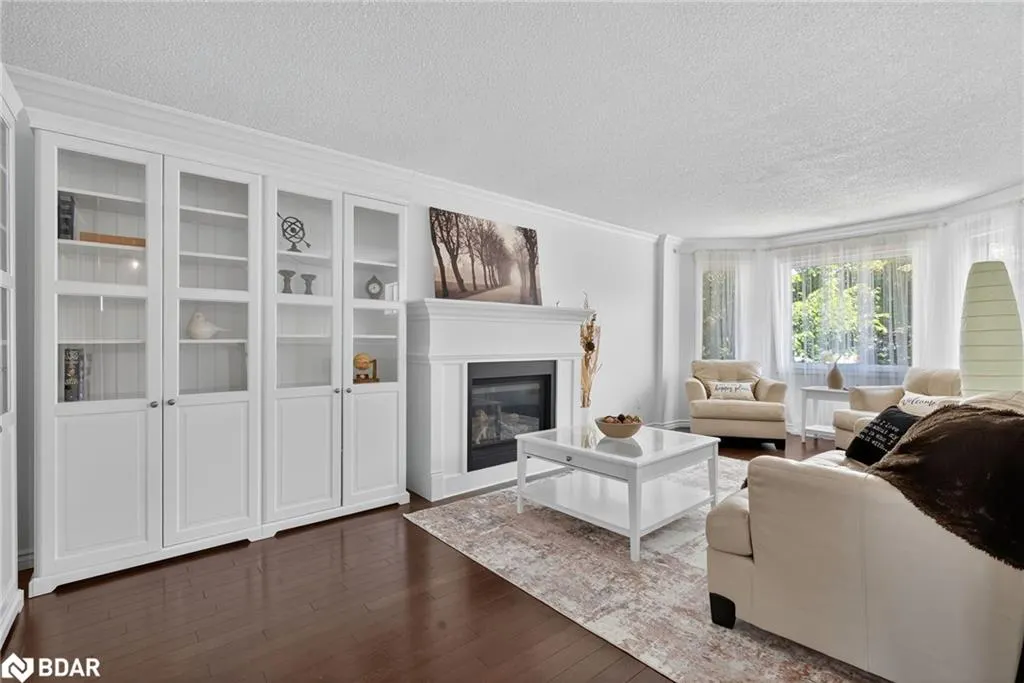 2 Birchmount Circle