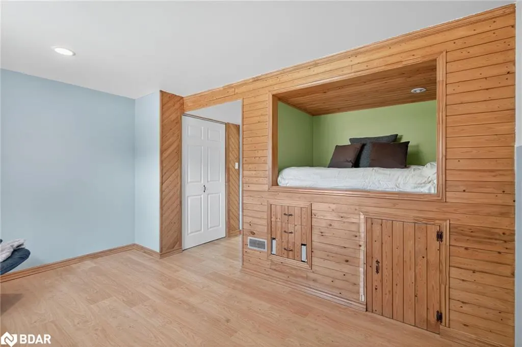 2 Birchmount Circle