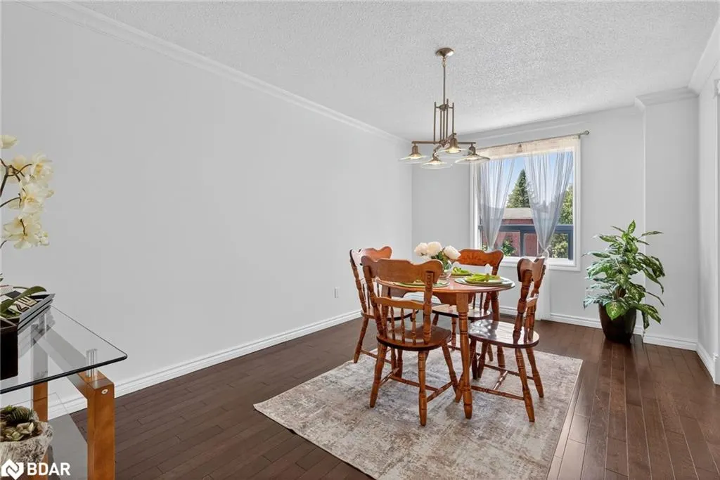 2 Birchmount Circle