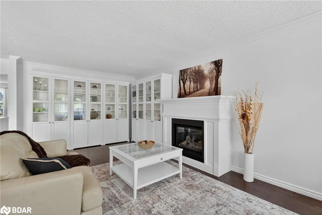 2 Birchmount Circle