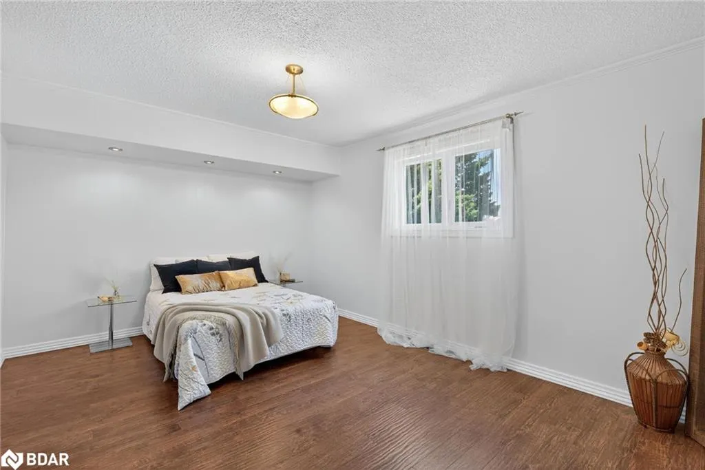 2 Birchmount Circle