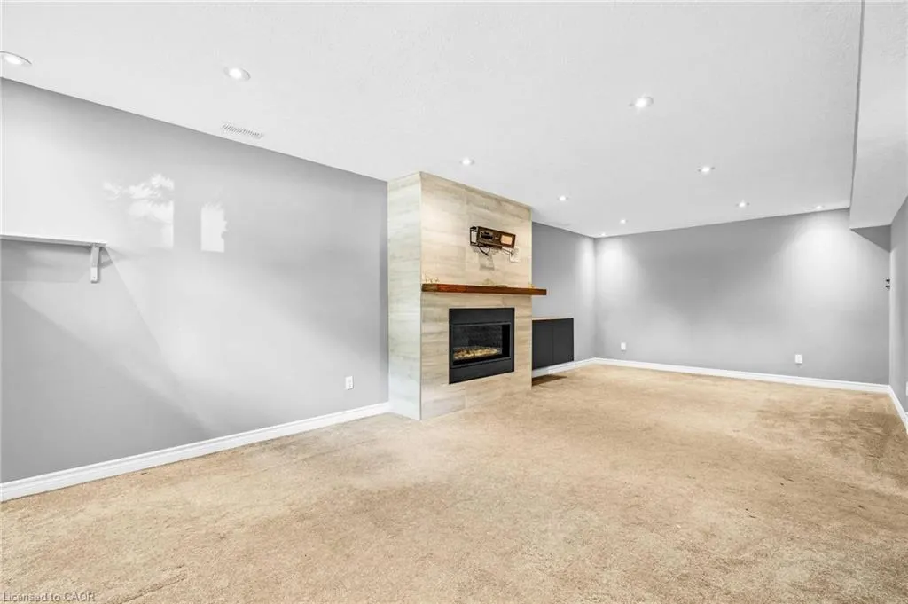 78 Tupper Crescent