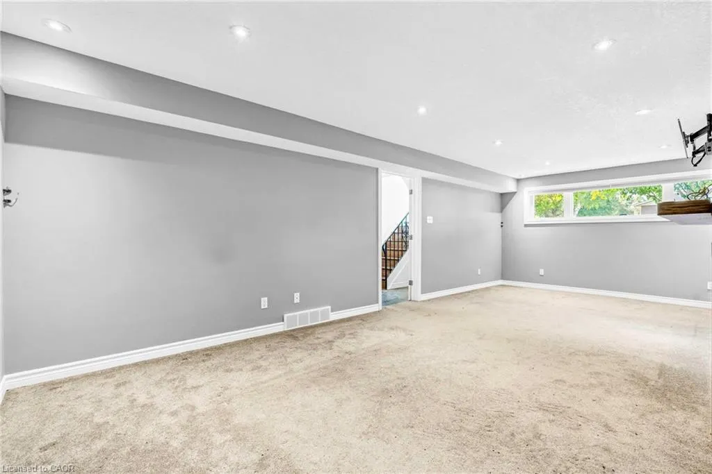 78 Tupper Crescent