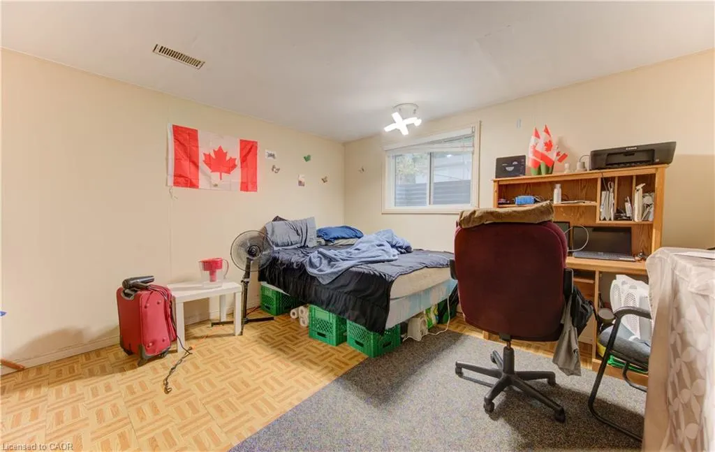 4 Cardill Crescent