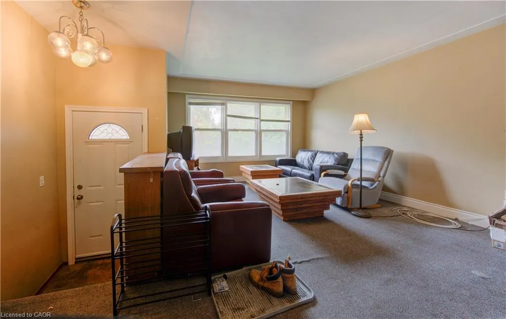 4 Cardill Crescent