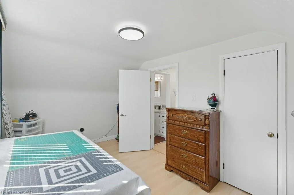 478 East 37th Street