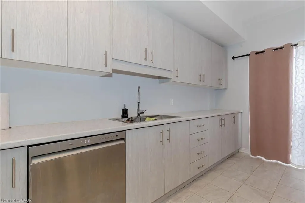 87 Renfrew Trail