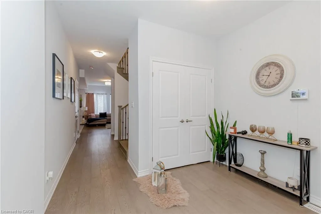 87 Renfrew Trail